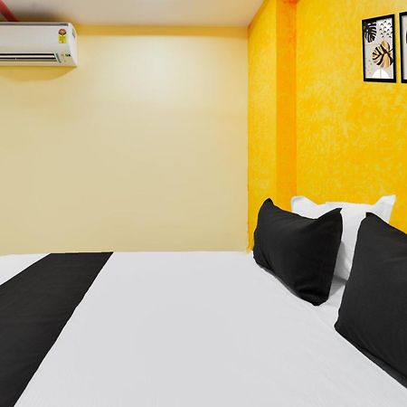 Hotel O Lucky Grand Hyderabad Exterior foto