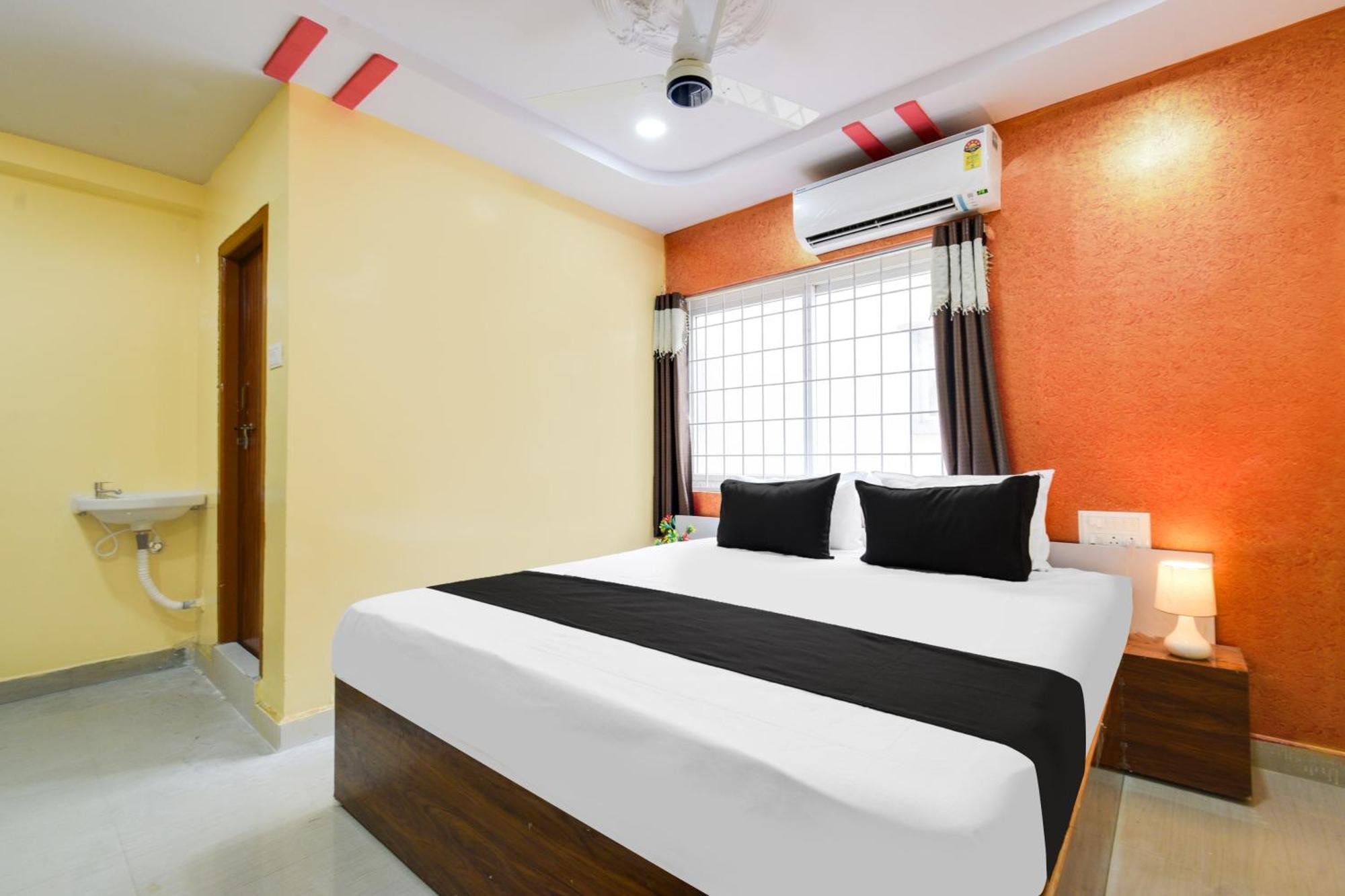 Hotel O Lucky Grand Hyderabad Exterior foto