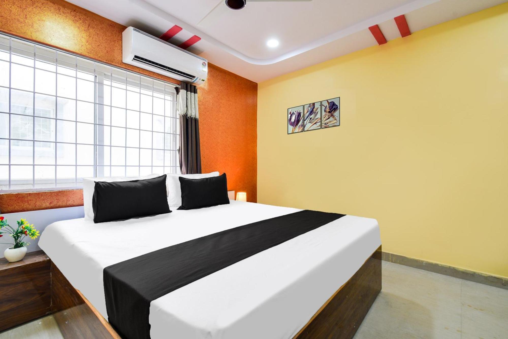 Hotel O Lucky Grand Hyderabad Exterior foto