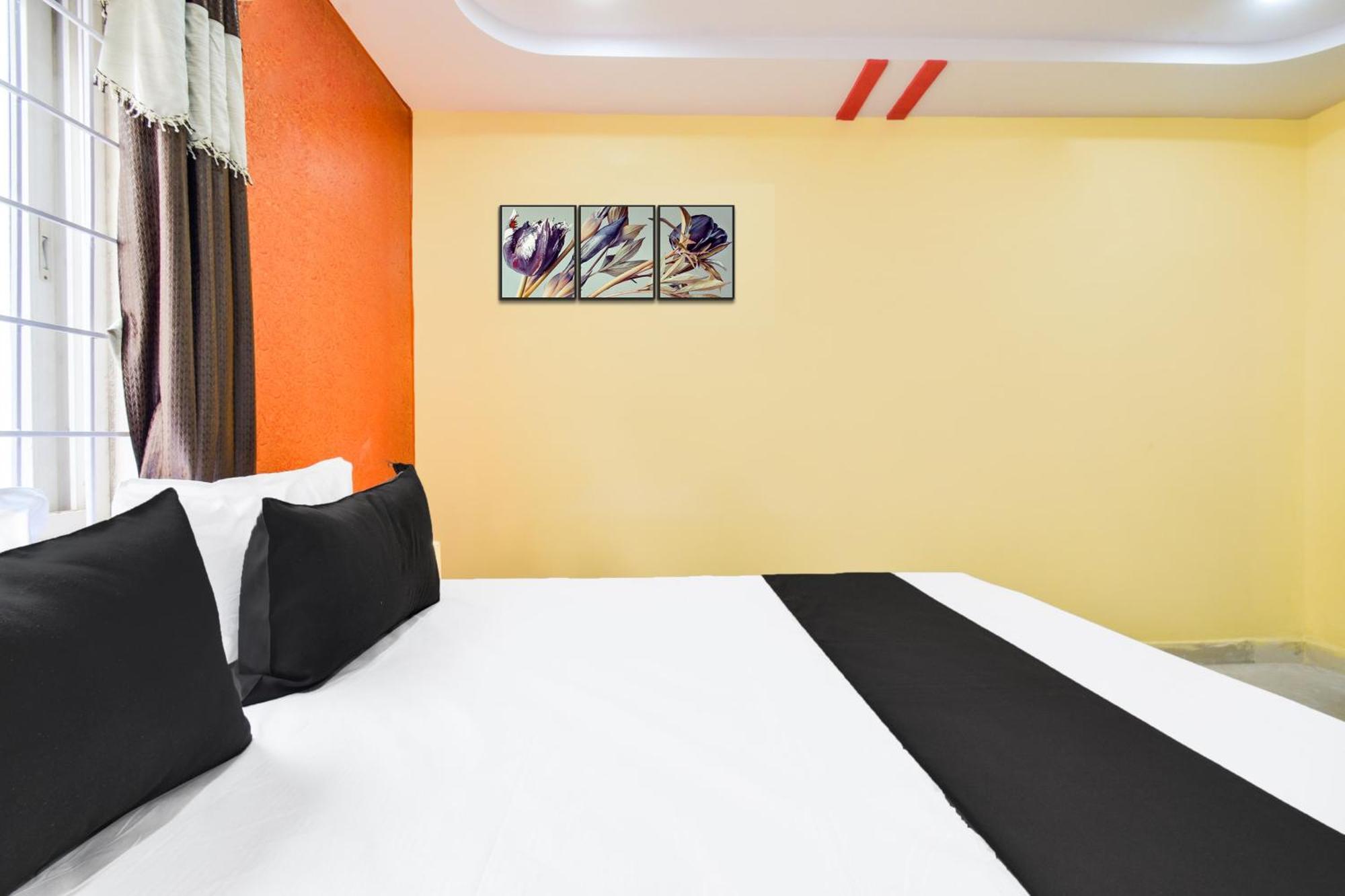 Hotel O Lucky Grand Hyderabad Exterior foto